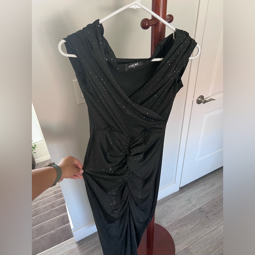 Bodycon black dress with sparkles